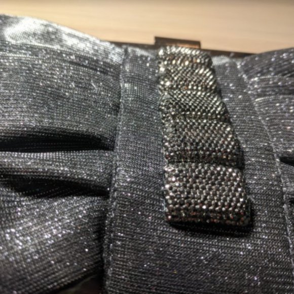 Le Jou Jou Sparkly Bow Clutch - Picture 3 of 6